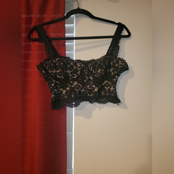 Black lace crop top - Picture 2 of 10